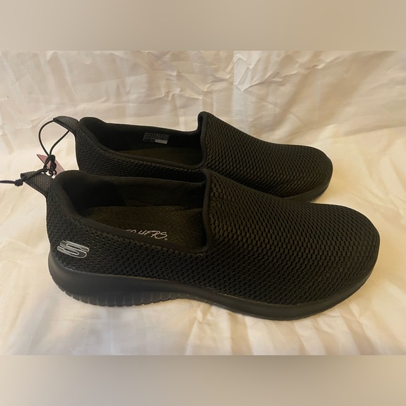 NWT Skechers memory foam black slip ons - Picture 2 of 5